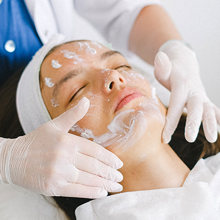 Deep pore cleansing facial at Tadawi Medical Center